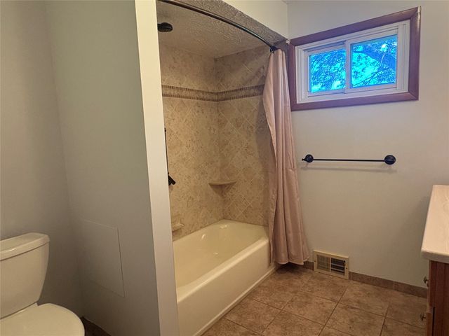 2403 WAGER Road, Erie, PA 16509
