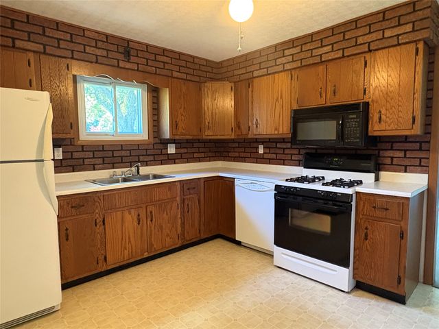 2403 WAGER Road, Erie, PA 16509