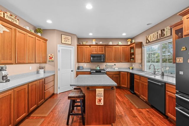 1914 Old Military Road, Central Point, OR 97502