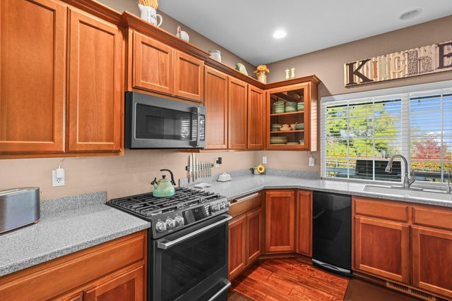 1914 Old Military Road, Central Point, OR 97502