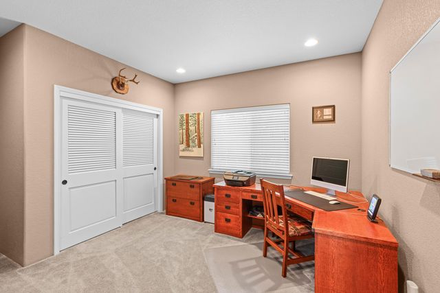 1914 Old Military Road, Central Point, OR 97502