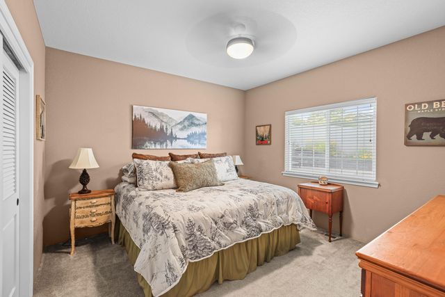1914 Old Military Road, Central Point, OR 97502