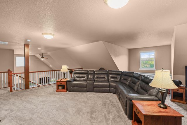 1914 Old Military Road, Central Point, OR 97502