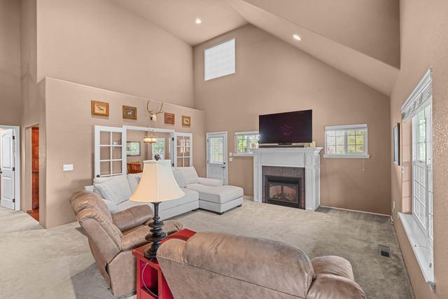1914 Old Military Road, Central Point, OR 97502