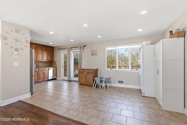 19 Liverpool Court, Jackson, NJ 08527