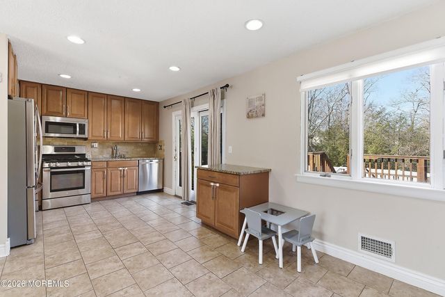 19 Liverpool Court, Jackson, NJ 08527