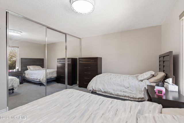 19 Liverpool Court, Jackson, NJ 08527