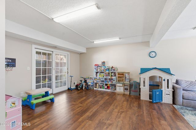 19 Liverpool Court, Jackson, NJ 08527