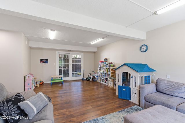 19 Liverpool Court, Jackson, NJ 08527