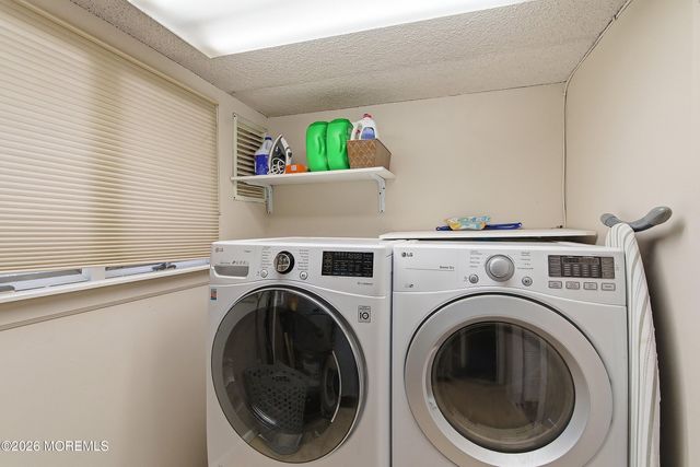 19 Liverpool Court, Jackson, NJ 08527