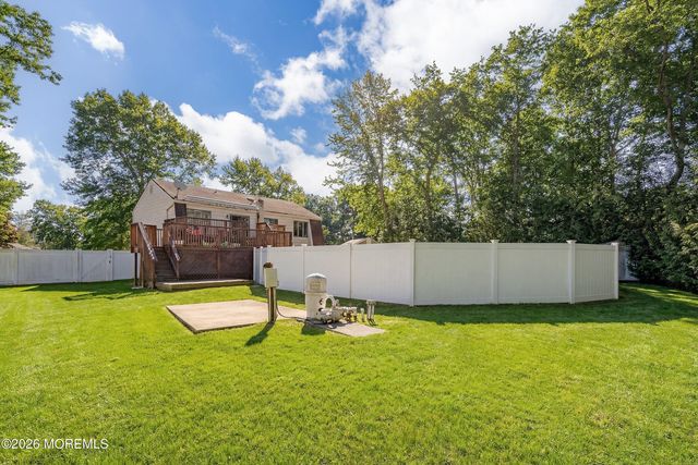 19 Liverpool Court, Jackson, NJ 08527