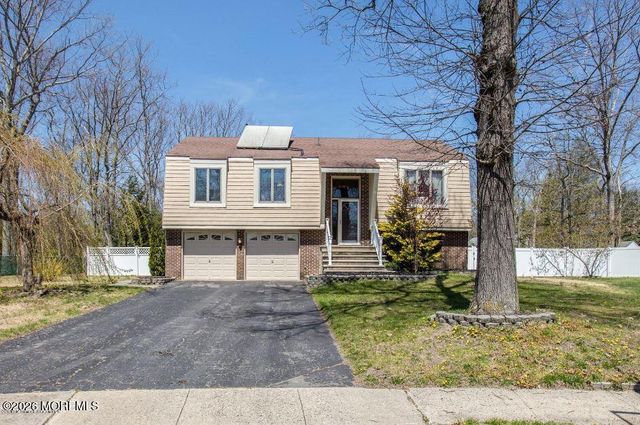 19 Liverpool Court, Jackson, NJ 08527