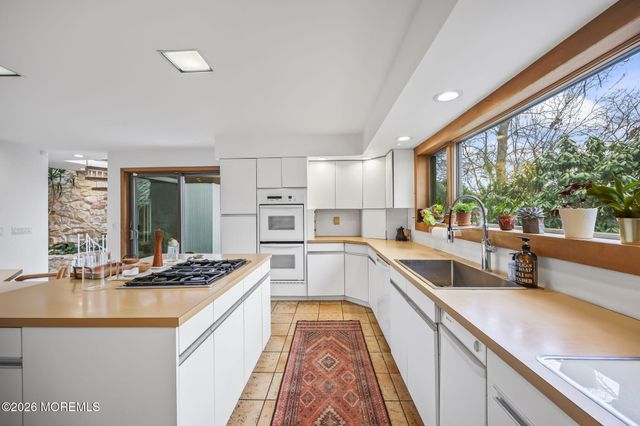 18 Framingham Road, Ocean Twp, NJ 07712