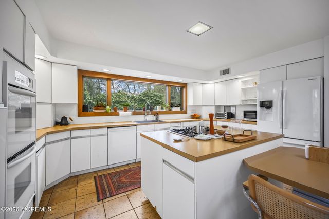 18 Framingham Road, Ocean Twp, NJ 07712