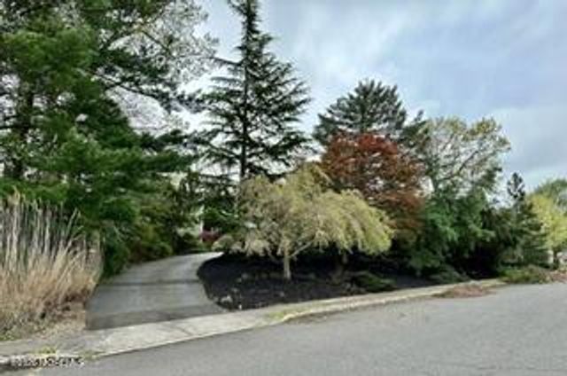 18 Framingham Road, Ocean Twp, NJ 07712