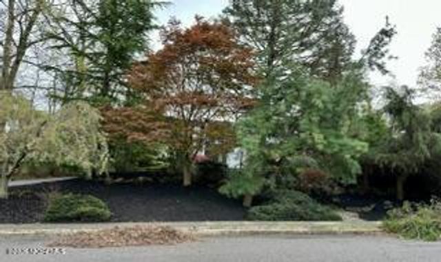 18 Framingham Road, Ocean Twp, NJ 07712