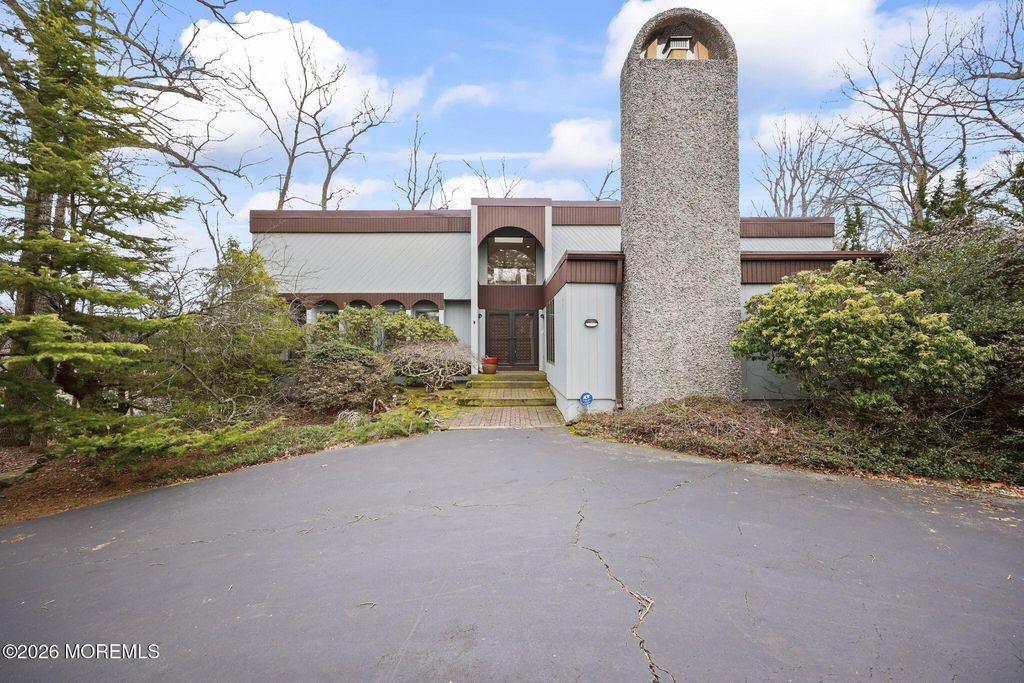 18 Framingham Road, Ocean Twp, NJ 07712