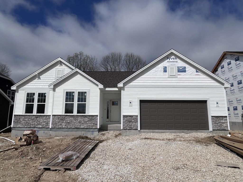 1121 Mt Vernon DRIVE, Hartford, WI 53027