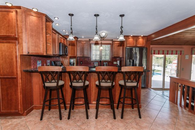 18 Smith Corner Road, Plaistow, NH 03865