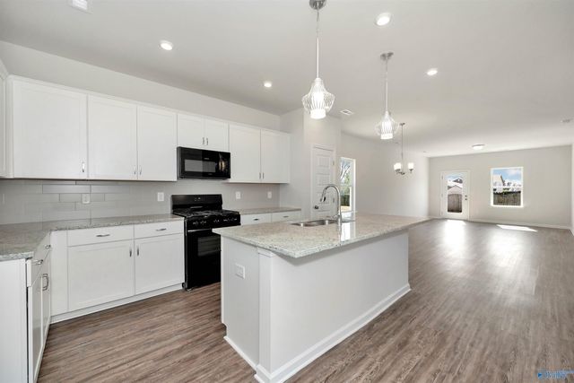 107 Story Ray Drive, New Market, AL 35761