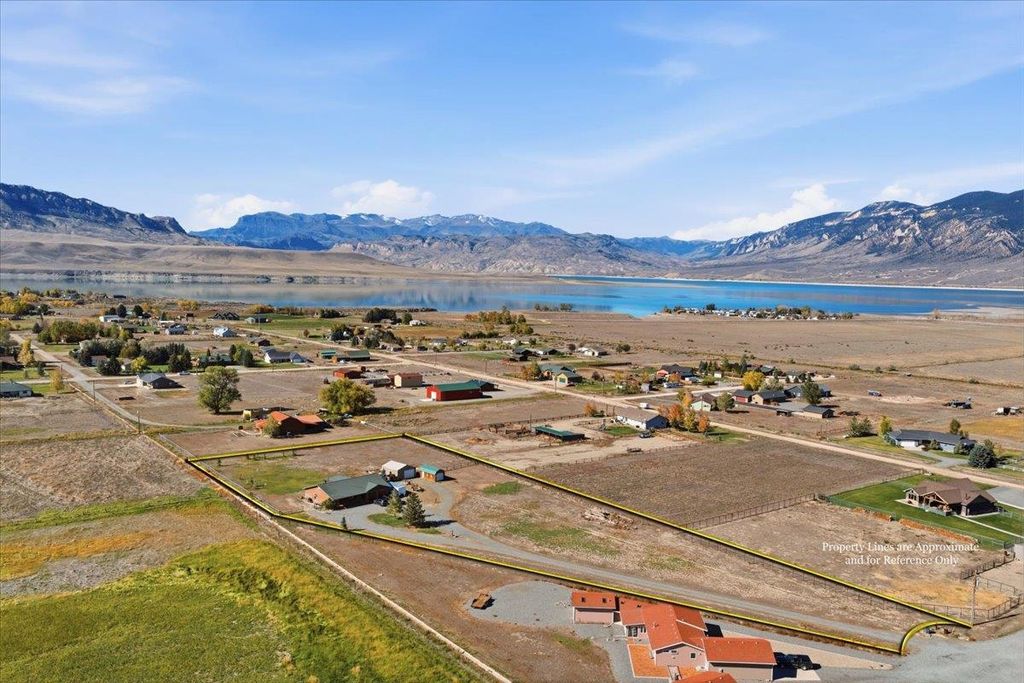 9 S Marquette Ct, Cody, WY 82414 photo 2