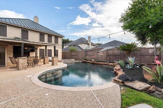 2437 La Rochelle Court, Seabrook, TX 77586