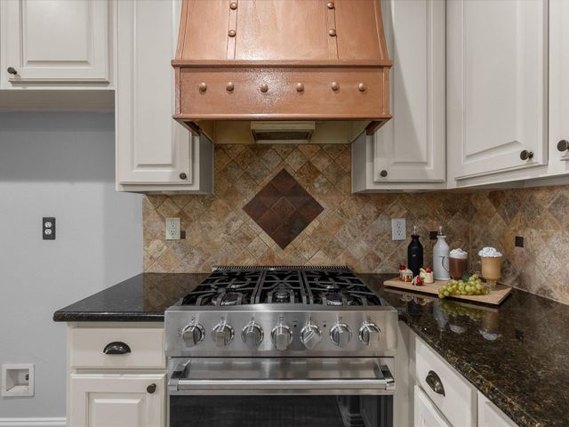 2437 La Rochelle Court, Seabrook, TX 77586