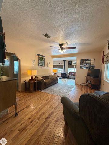 486 N Belle River Avenue, Marine City, MI 48039