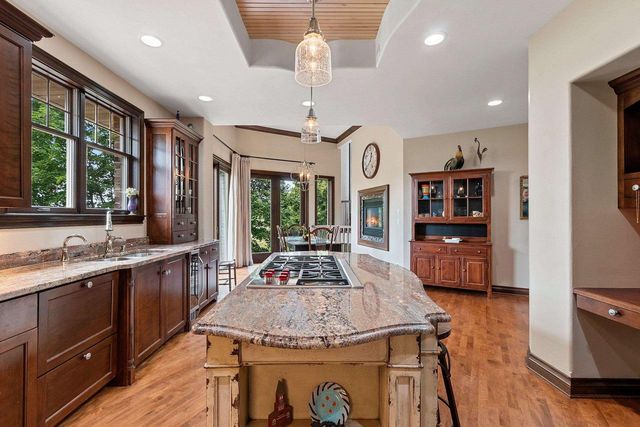 4349 WINDEMER LANE, Hobart, WI 54155