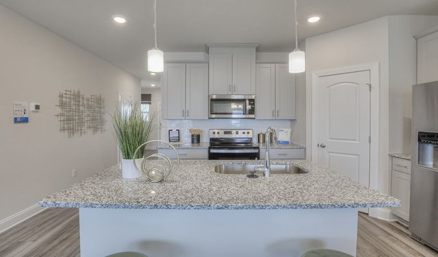 4677 Ridge Bend Dr, Nashville, TN 37207