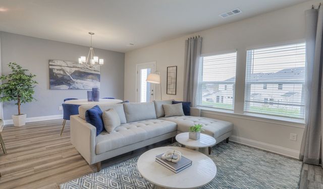 4677 Ridge Bend Dr, Nashville, TN 37207