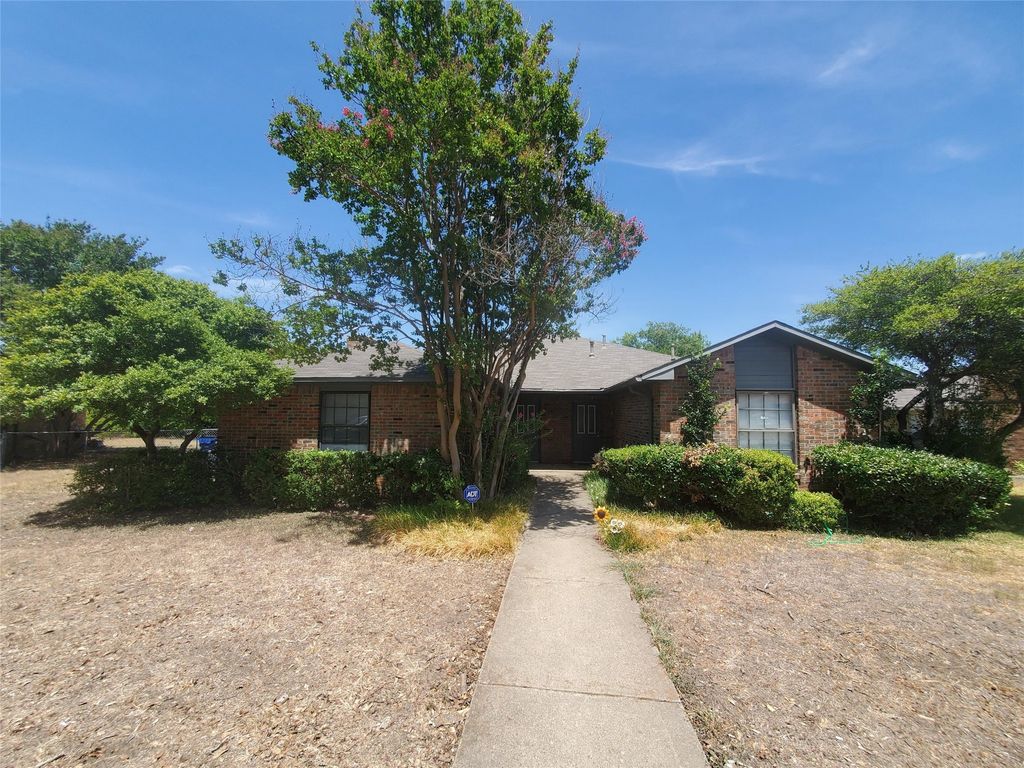 1731 Dynasty Circle, Glenn Heights, TX 75154