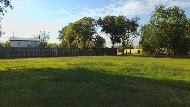 2370 Bryan Street, San Leon, TX 77539