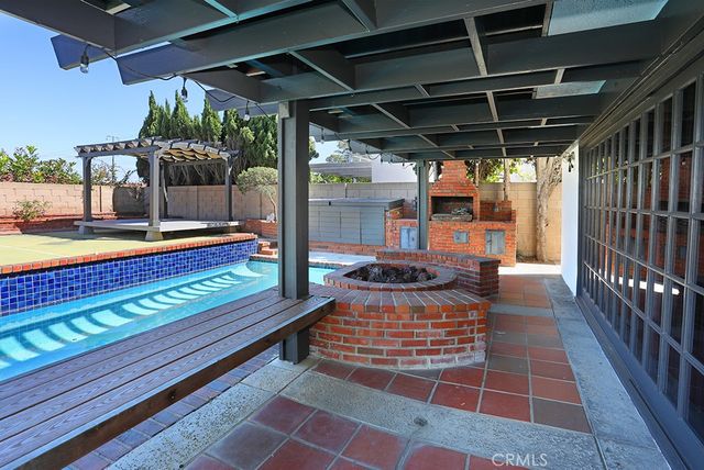 18962 Crimson Circle, Huntington Beach, CA 92646