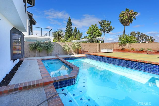 18962 Crimson Circle, Huntington Beach, CA 92646