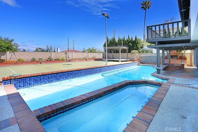 18962 Crimson Circle, Huntington Beach, CA 92646