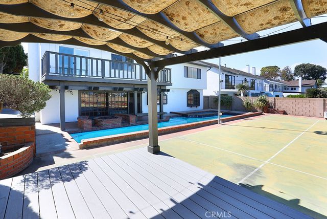 18962 Crimson Circle, Huntington Beach, CA 92646