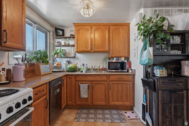 845 S BIRCH ST., Clearfield, UT 84015