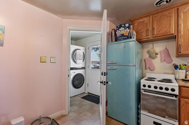 845 S BIRCH ST., Clearfield, UT 84015