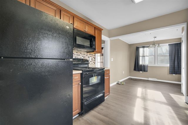 910 Miller Road, Kalamazoo, MI 49001