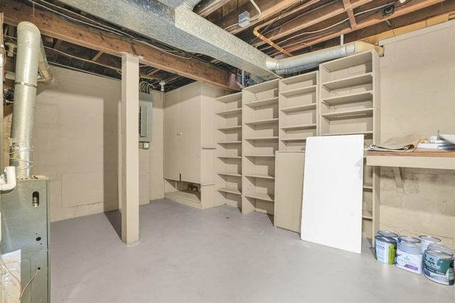 910 Miller Road, Kalamazoo, MI 49001