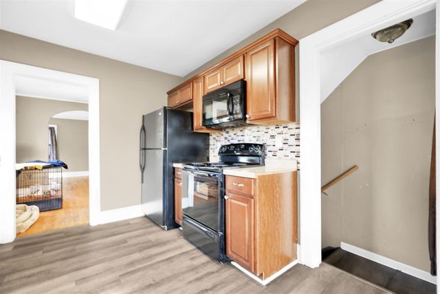 910 Miller Road, Kalamazoo, MI 49001