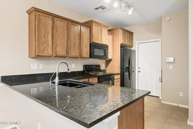 2226 E FRAKTUR Road, Phoenix, AZ 85040