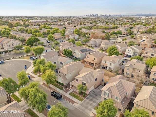 2226 E FRAKTUR Road, Phoenix, AZ 85040