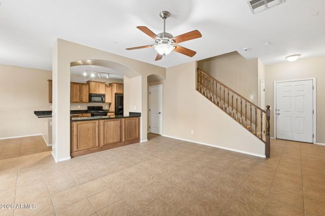 2226 E FRAKTUR Road, Phoenix, AZ 85040