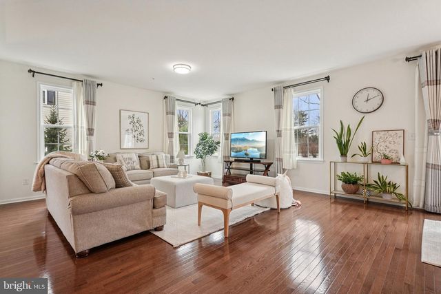 1436 ROSWELL LN, West Chester, PA 19380