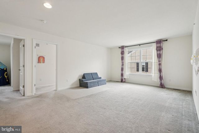 1436 ROSWELL LN, West Chester, PA 19380