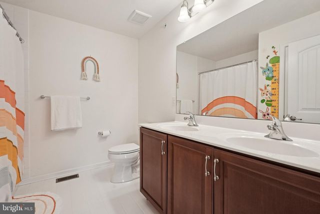 1436 ROSWELL LN, West Chester, PA 19380