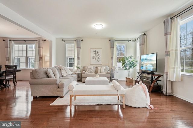 1436 ROSWELL LN, West Chester, PA 19380