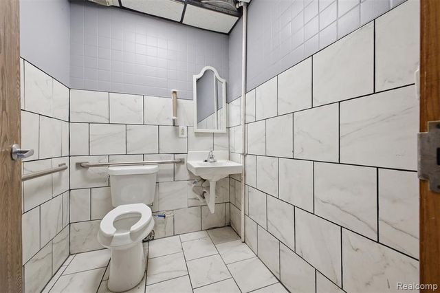 15314 W Warren Avenue, Dearborn, MI 48126